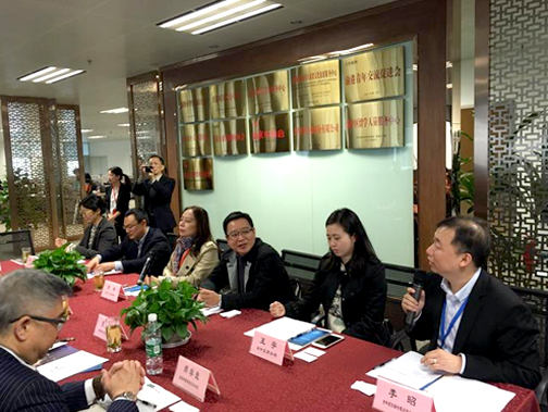 中心主任李昭主持本次交流會(huì).jpg